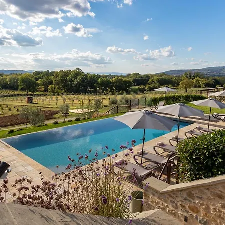Chimera Tuscany Hotel 4*